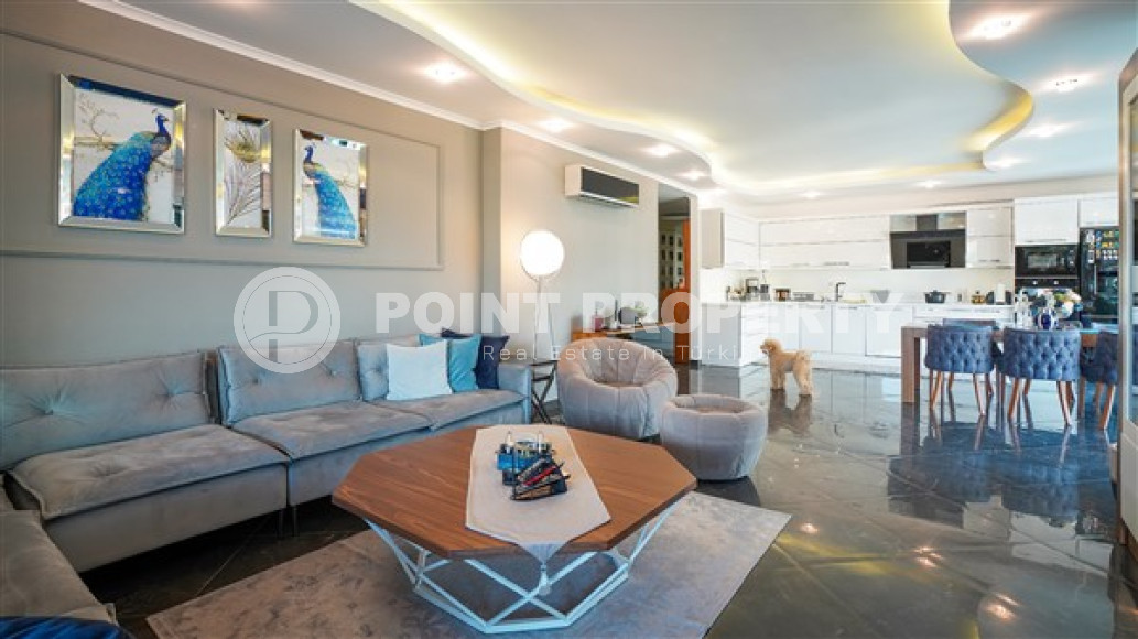Two-level luxury apartment, 279 sq. m, with three bedrooms in a respectable area of Alanya, Lower Oba-id-2512-photo-3