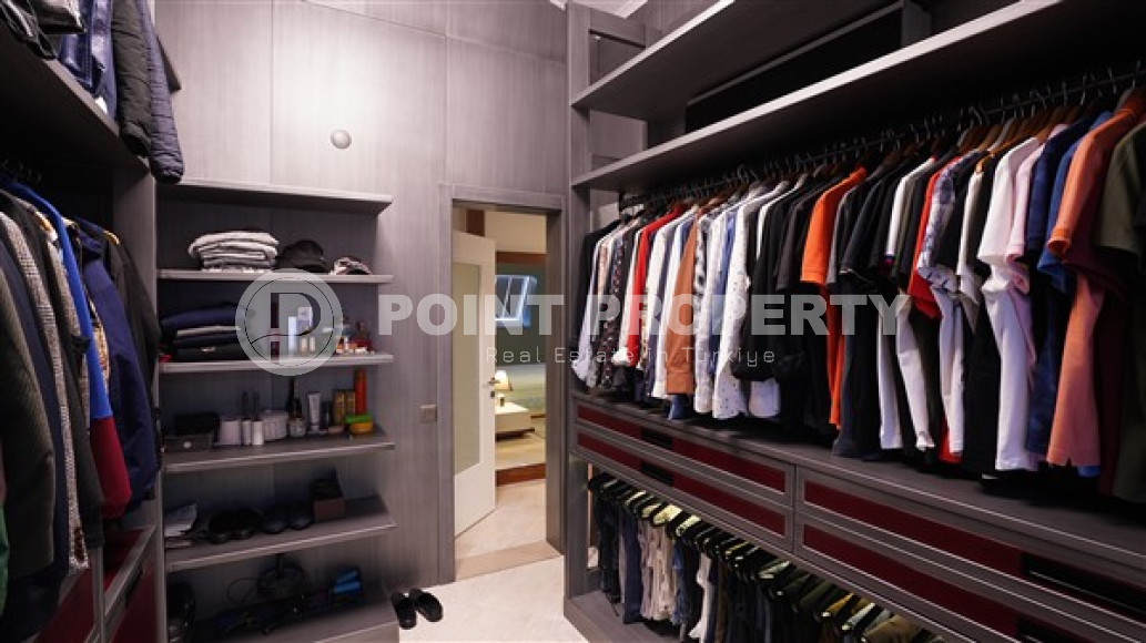 Two-level luxury apartment, 279 sq. m, with three bedrooms in a respectable area of Alanya, Lower Oba-id-2512-photo-11