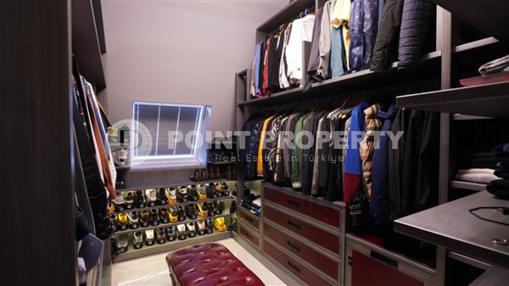 Two-level luxury apartment, 279 sq. m, with three bedrooms in a respectable area of Alanya, Lower Oba-id-2512-photo-18