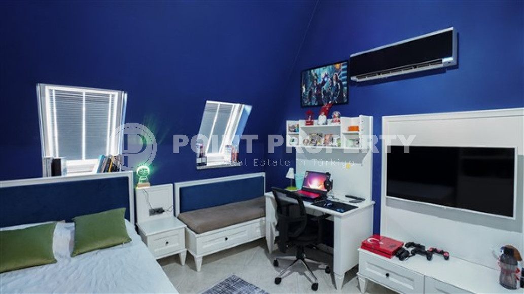 Two-level luxury apartment, 279 sq. m, with three bedrooms in a respectable area of Alanya, Lower Oba-id-2512-photo-20