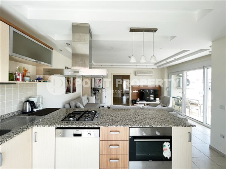 Spacious penthouse 4+1, 230m², with mountain views in a cozy residence in Oba, Alanya-id-2518-photo-17