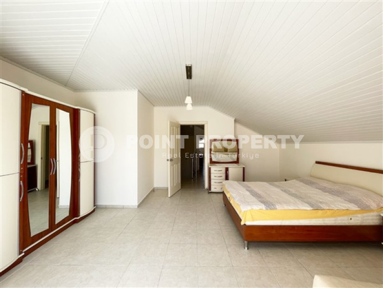 Spacious penthouse 4+1, 230m², with mountain views in a cozy residence in Oba, Alanya-id-2518-photo-42