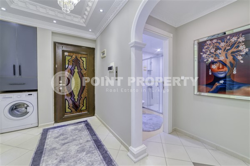 Designer two bedroom apartment, 110m², 300m from the sea in Mahmutlar, Alanya-id-2526-photo-22