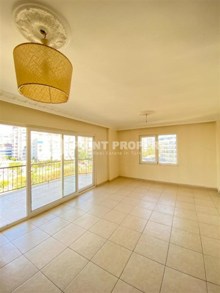 Квартира с двумя спальнями, 100м², в небольшой резиденции в 350м от моря в районе Тосмур, Алания-id-2533-фото-8