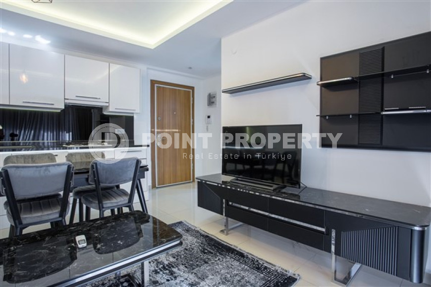 One bedroom apartment with new excellent renovation in the central area of Alanya-id-2541-photo-3