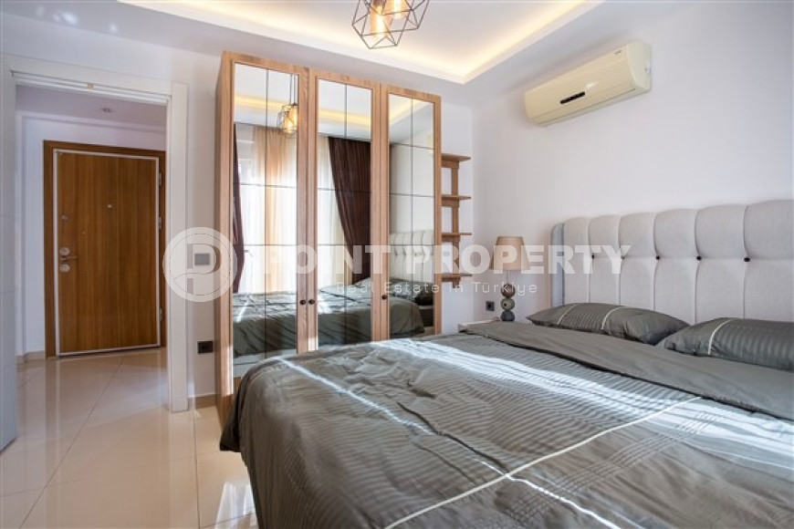 One bedroom apartment with new excellent renovation in the central area of Alanya-id-2541-photo-6