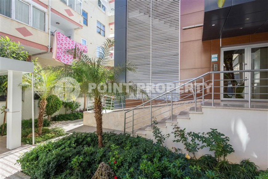 One bedroom apartment with new excellent renovation in the central area of Alanya-id-2541-photo-14