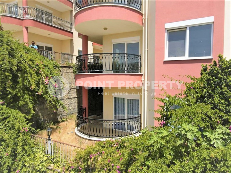 Furnished three-room apartment in Mahmutlar area with private garden, 130 m2-id-1219-photo-3