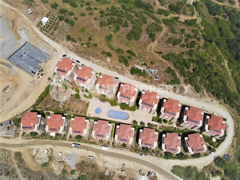 Furnished three-room apartment in Mahmutlar area with private garden, 130 m2-id-1219-photo-4