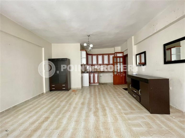 Resale property in the center of Alanya: two-bedroom apartment, 90m², in an urban building-id-2545-photo-2