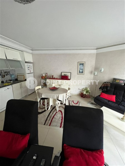 One bedroom apartment, 60m², in a residence with a swimming pool 50m from Cleopatra Beach, Alanya-id-2553-photo-3