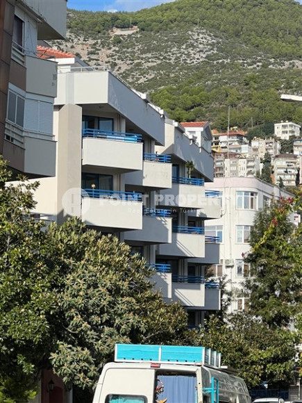 One bedroom apartment, 60m², in a residence with a swimming pool 50m from Cleopatra Beach, Alanya-id-2553-photo-19