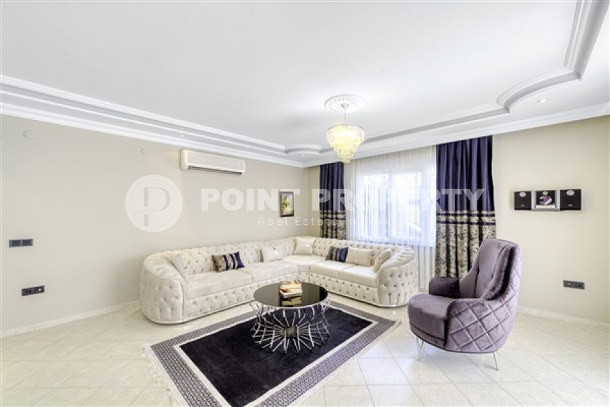 Three-room apartment, 110 m², with designer interior, in a complex with infrastructure in the center of Alanya-id-2555-photo-3
