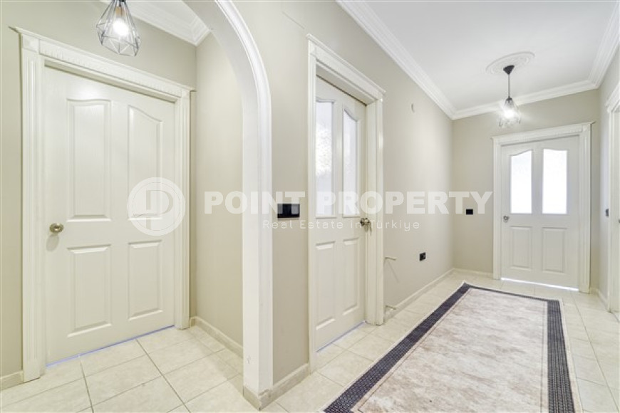 Three-room apartment, 110 m², with designer interior, in a complex with infrastructure in the center of Alanya-id-2555-photo-8