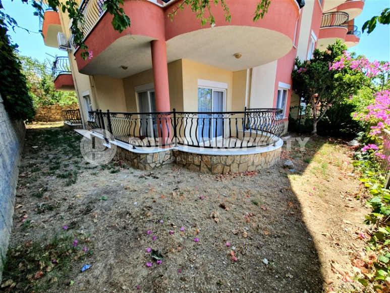 Furnished three-room apartment in Mahmutlar area with private garden, 130 m2-id-1219-photo-28