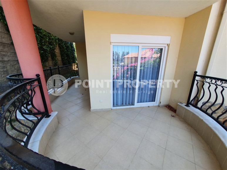 Furnished three-room apartment in Mahmutlar area with private garden, 130 m2-id-1219-photo-31