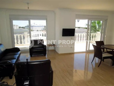 Меблированная четырехэтажная вилла, 250м², с четырьмя спальнями, у моря в районе Алании Конаклы.-id-2557-фото-3