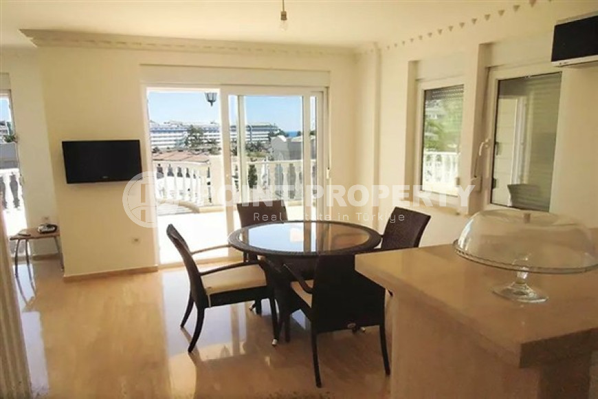 Меблированная четырехэтажная вилла, 250м², с четырьмя спальнями, у моря в районе Алании Конаклы.-id-2557-фото-4