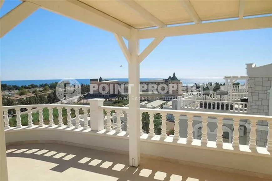 Меблированная четырехэтажная вилла, 250м², с четырьмя спальнями, у моря в районе Алании Конаклы.-id-2557-фото-8