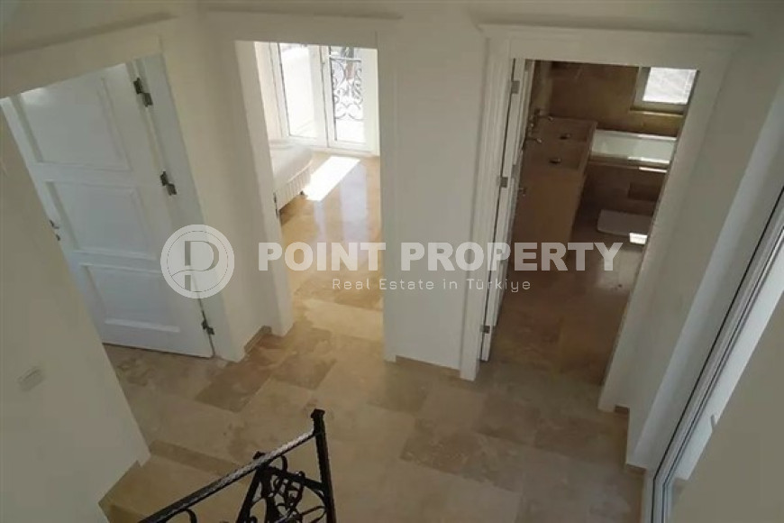 Меблированная четырехэтажная вилла, 250м², с четырьмя спальнями, у моря в районе Алании Конаклы.-id-2557-фото-10