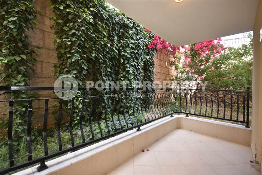 Furnished three-room apartment in Mahmutlar area with private garden, 130 m2-id-1219-photo-35