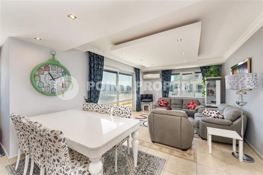 Spacious penthouse 4+1, 250m², 150m from the sea in the center of Tosmur, Alanya-id-2561-photo-3