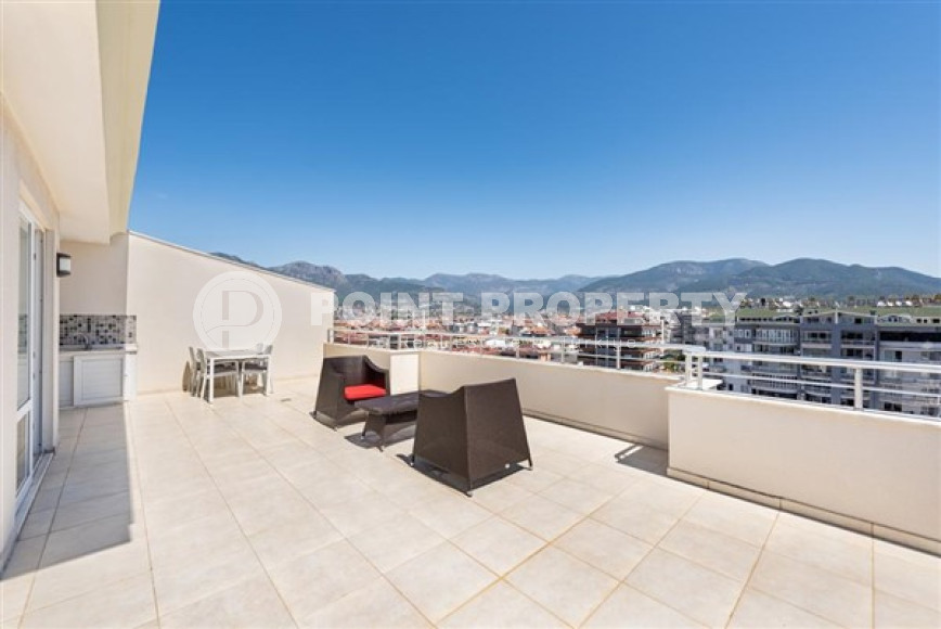 Spacious penthouse 4+1, 250m², 150m from the sea in the center of Tosmur, Alanya-id-2561-photo-17