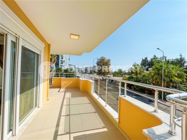 Designer three-room apartment, 125m², in Mahmutlar, Alanya, with sea views-id-2572-photo-17