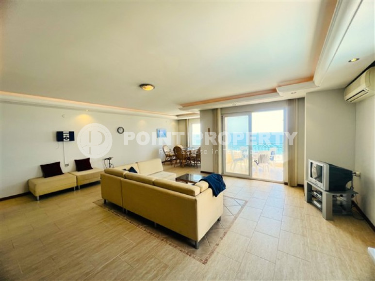 Three bedroom apartment, 155m², with stunning seafront views in Mahmutlar, Alanya-id-2582-photo-12