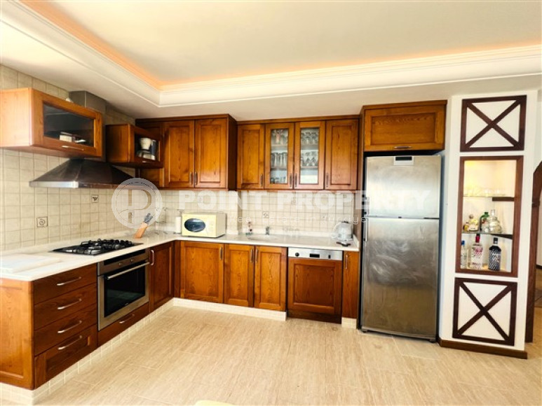 Three bedroom apartment, 155m², with stunning seafront views in Mahmutlar, Alanya-id-2582-photo-15