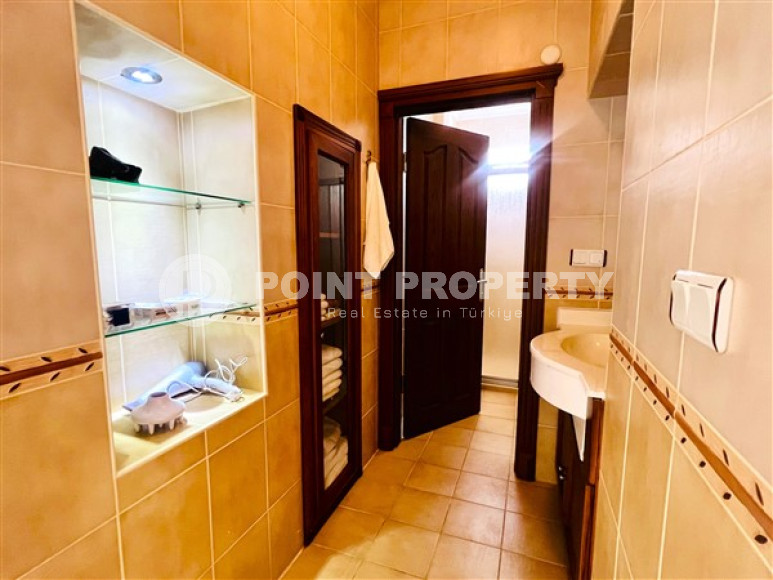 Three bedroom apartment, 155m², with stunning seafront views in Mahmutlar, Alanya-id-2582-photo-23