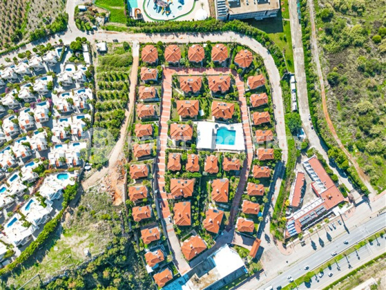 Просторная двухэтажная вилла с четырьмя спальнями, 310м², у моря в районе Алании Конаклы.-id-2590-фото-3