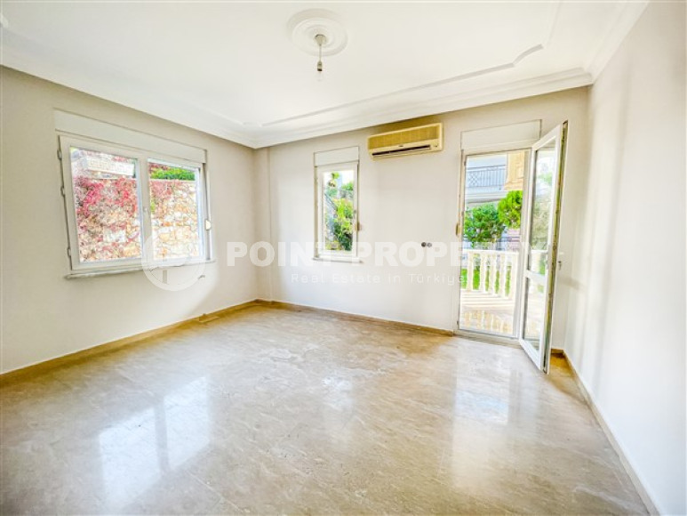 Просторная двухэтажная вилла с четырьмя спальнями, 310м², у моря в районе Алании Конаклы.-id-2590-фото-15