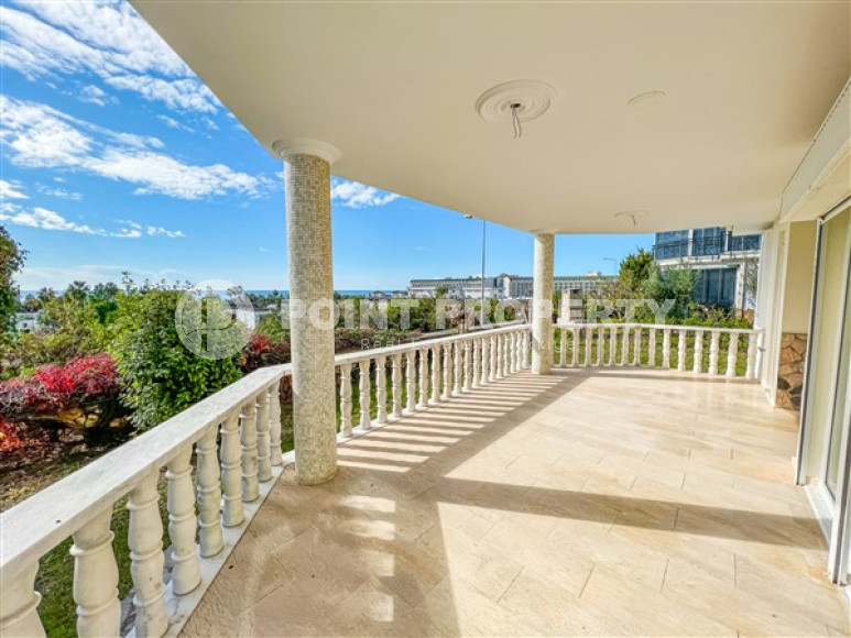 Просторная двухэтажная вилла с четырьмя спальнями, 310м², у моря в районе Алании Конаклы.-id-2590-фото-19