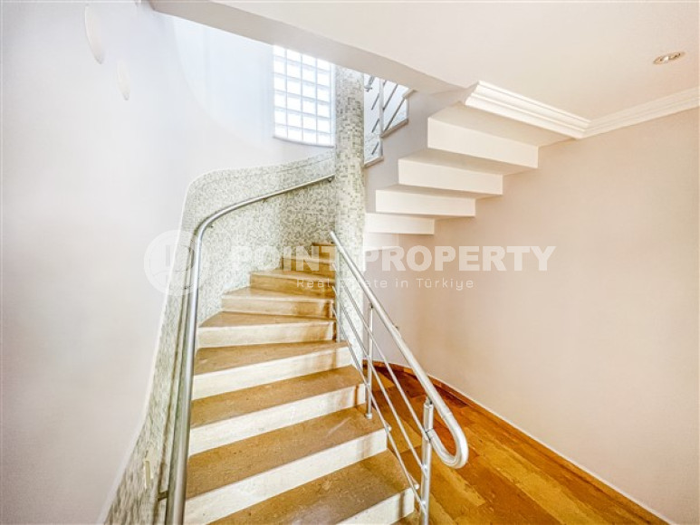 Просторная двухэтажная вилла с четырьмя спальнями, 310м², у моря в районе Алании Конаклы.-id-2590-фото-20