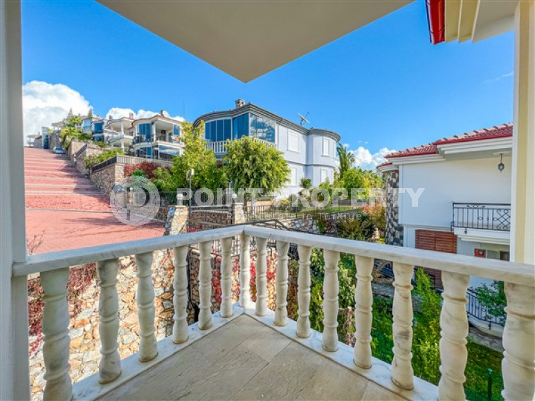 Просторная двухэтажная вилла с четырьмя спальнями, 310м², у моря в районе Алании Конаклы.-id-2590-фото-35