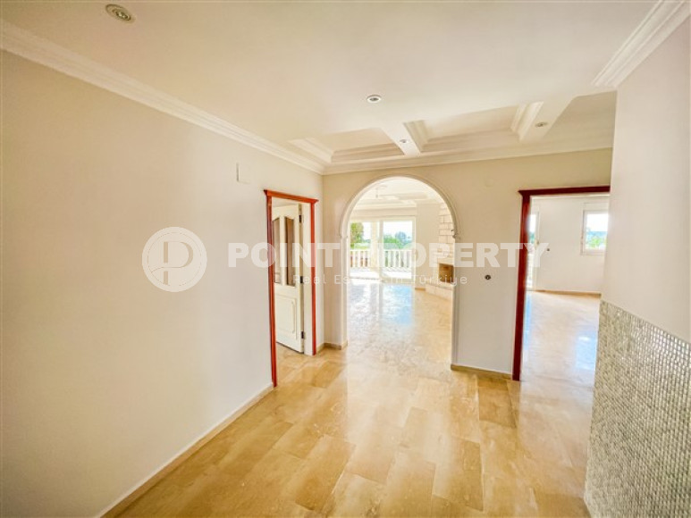 Просторная двухэтажная вилла с четырьмя спальнями, 310м², у моря в районе Алании Конаклы.-id-2590-фото-37