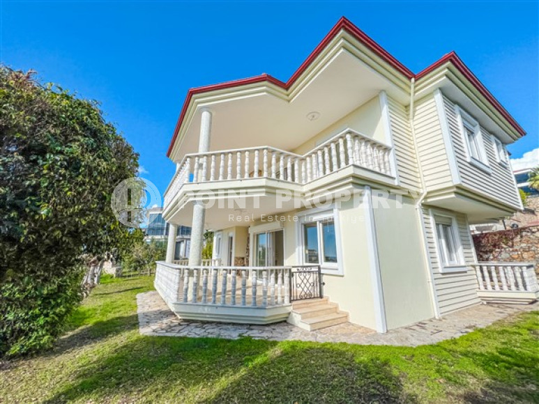 Просторная двухэтажная вилла с четырьмя спальнями, 310м², у моря в районе Алании Конаклы.-id-2590-фото-38