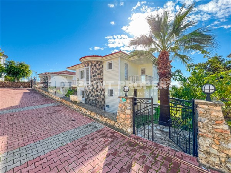 Просторная двухэтажная вилла с четырьмя спальнями, 310м², у моря в районе Алании Конаклы.-id-2590-фото-41