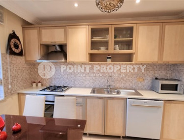 Three-room apartment with furniture in a complex with infrastructure, 90 m², 250 meters from the sea, in the Oba area, Alanya-id-2599-photo-4