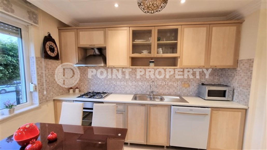 Трехкомнатная квартира с мебелью в комплексе с инфраструктурой, 90 м², в 250 метрах от моря, в районе Оба, Аланья-id-2599-фото-4