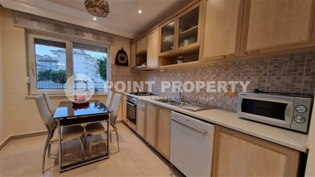 Трехкомнатная квартира с мебелью в комплексе с инфраструктурой, 90 м², в 250 метрах от моря, в районе Оба, Аланья-id-2599-фото-7