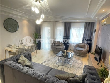 Three-room apartment renovated and new furniture in a complex with infrastructure, 110 m², 250 meters from the sea, in the Oba area, Alanya-id-2601-photo-2