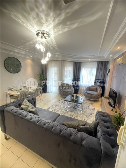 Three-room apartment renovated and new furniture in a complex with infrastructure, 110 m², 250 meters from the sea, in the Oba area, Alanya-id-2601-photo-2