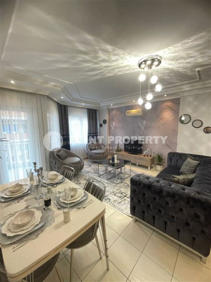 Three-room apartment renovated and new furniture in a complex with infrastructure, 110 m², 250 meters from the sea, in the Oba area, Alanya-id-2601-photo-4