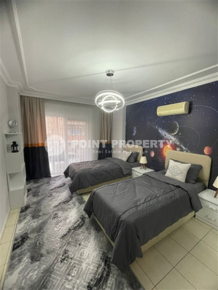 Three-room apartment renovated and new furniture in a complex with infrastructure, 110 m², 250 meters from the sea, in the Oba area, Alanya-id-2601-photo-9