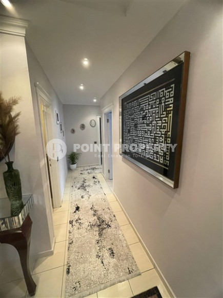 Three-room apartment renovated and new furniture in a complex with infrastructure, 110 m², 250 meters from the sea, in the Oba area, Alanya-id-2601-photo-12