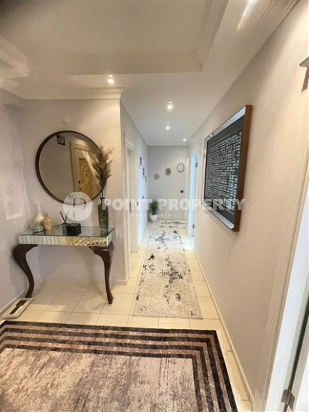 Three-room apartment renovated and new furniture in a complex with infrastructure, 110 m², 250 meters from the sea, in the Oba area, Alanya-id-2601-photo-14