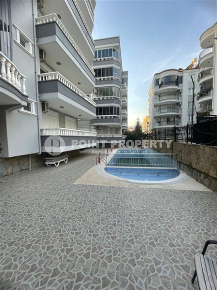 Three-room apartment renovated and new furniture in a complex with infrastructure, 110 m², 250 meters from the sea, in the Oba area, Alanya-id-2601-photo-20
