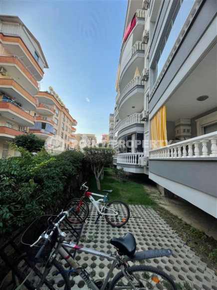 Three-room apartment renovated and new furniture in a complex with infrastructure, 110 m², 250 meters from the sea, in the Oba area, Alanya-id-2601-photo-22